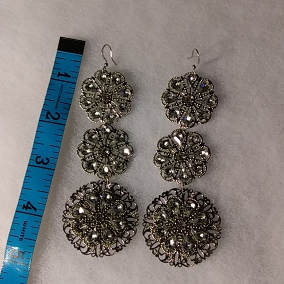 💎Silver Tone & Rhinestone 3 Tier Dangle Earrings - Picture 2 of 2